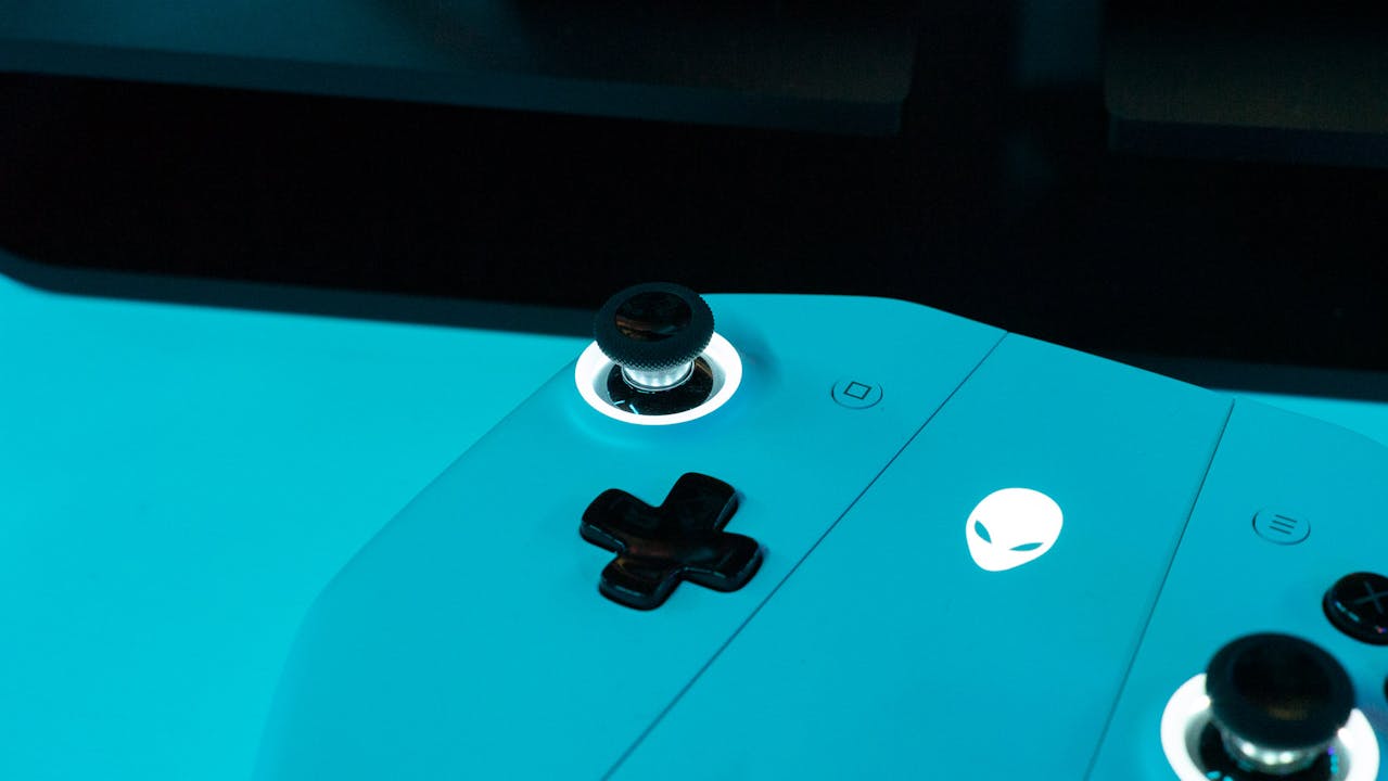 4. Detach and kickstand modes